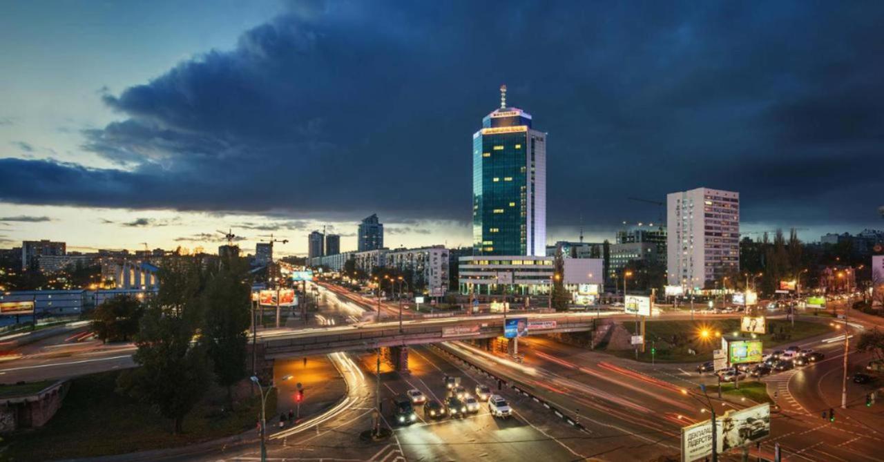 Уютная Vip Студия В Центре Метро Политех Охматдет Паркинг Kiev Ngoại thất bức ảnh